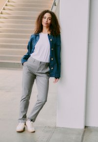 Oxmo OXKVITANA REGULAR FIT - Chino - pewter