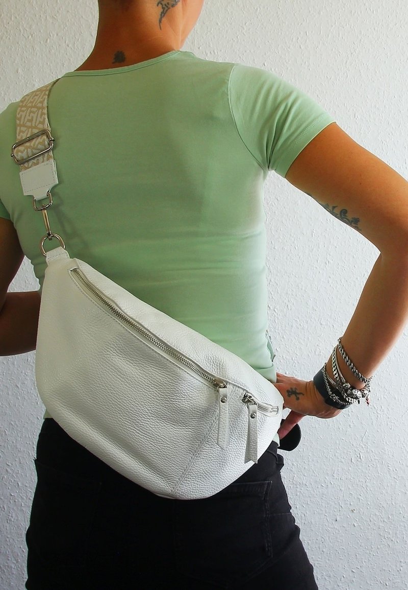 DrachenLeder Gürteltasche - weiß