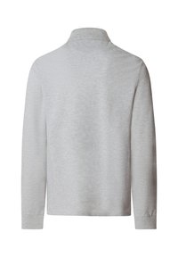 Svetlosivé dlhé tričko s golierom, zobrazené zozadu, s jednoduchou, hladkou textúrou látky.