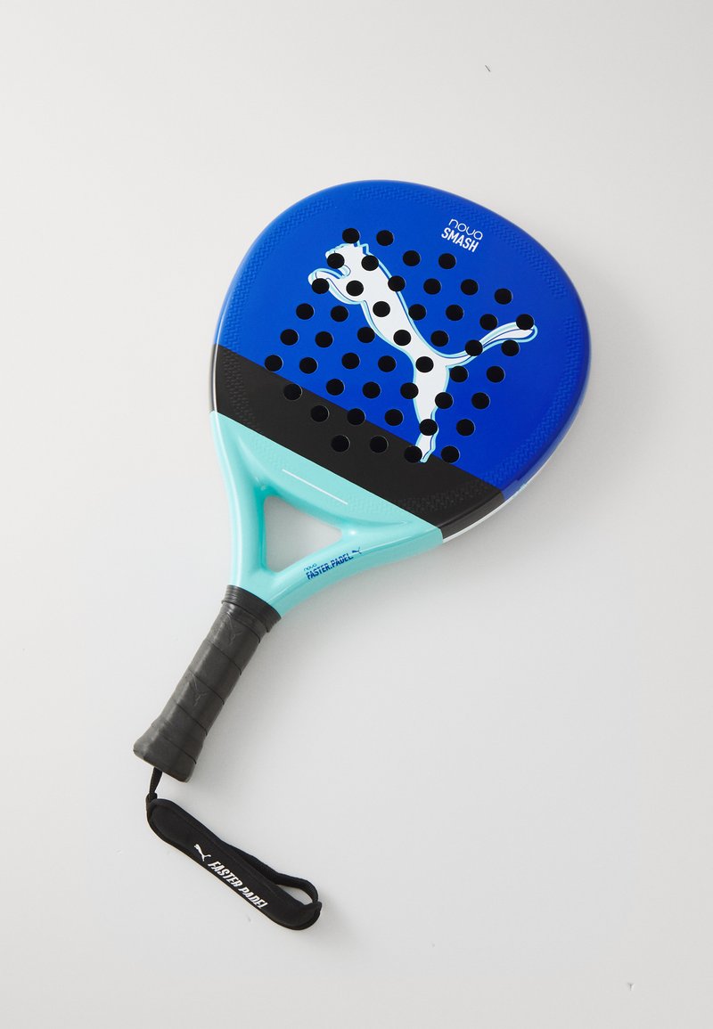 Paddle-Racket mit einem blauen und schwarzen Design, das eine weiße Hundesilhouette zeigt, einen strukturierten Griff hat und einen türkisfarbenen Akzent in der Nähe des Griffs aufweist.