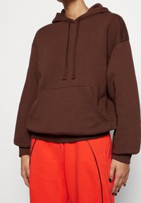 Monki Felpa con cappuccio - brown