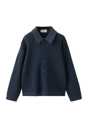 Cardigan en maille bleu marine avec un motif texturé, fermeture à boutons sur le devant, manches longues et col pointu.