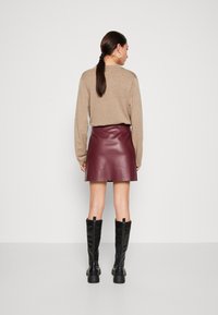 Noisy May NMCLARA PENNY - Mini krilo - windsor wine