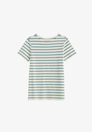 Maglietta bianca a maniche corte con strisce orizzontali turchesi equamente distanziate e scollo rotondo su uno sfondo bianco semplice.