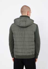 Pier One Lett jakke - khaki