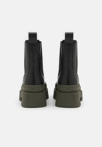 Copenhagen Studios CPH686 - Botas de tornozelo com plataforma - black/green