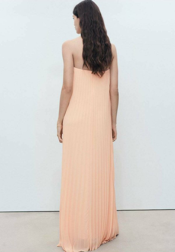 STRAPLESS GEPLOOIDE - Maxi dress - coral