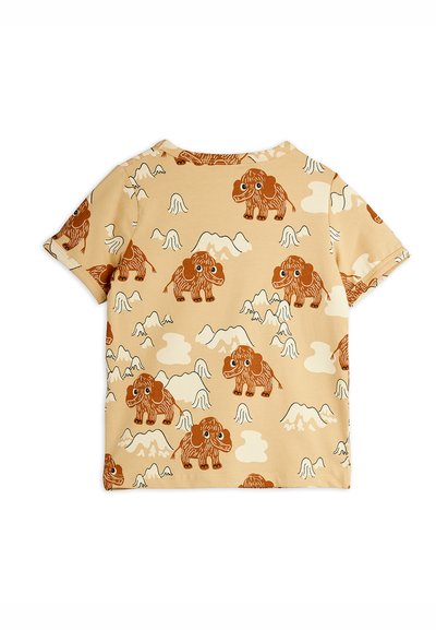 Beige barne skjorte med kort erm, dekorert med brune tegneserie-mammut og hvite fjell- og sky-mønstre.