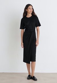 sessùn BRERA - Abito in maglia - black