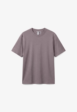 Kurzärmeliges T-Shirt mit Rundhalsausschnitt in gedämpftem Mauve, mit dezent besticktem Logo auf der Vorderseite und sichtbaren Nackenetiketten innen.