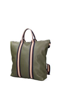 Borsa in pelle verde oliva con due strisce verticali in blu navy e arancione. Presenta manici doppi, chiusura a zip e una texture morbida.