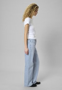 My Essential Wardrobe 35 THE LOUIS 139  HIGH WIDE Y - Straight leg -farkut - light blue retro wash