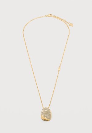 Collier chaîne en or avec un pendentif ovale irrégulier incrusté de petits cristaux clairs, fermoir et maillons ajustables visibles.