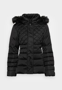 Černá prošívaná bunda s diamantovým prošíváním, umělým kožíškem lemovaná kapuce, přední zip a vodorovné prošití na rukávech.
