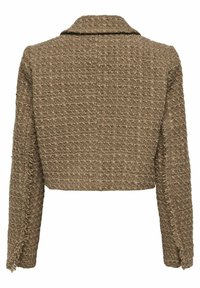 Veste courte marron en tissu texturé, dotée d'un col cranté et de bords effilochés aux manches et à l'ourlet.