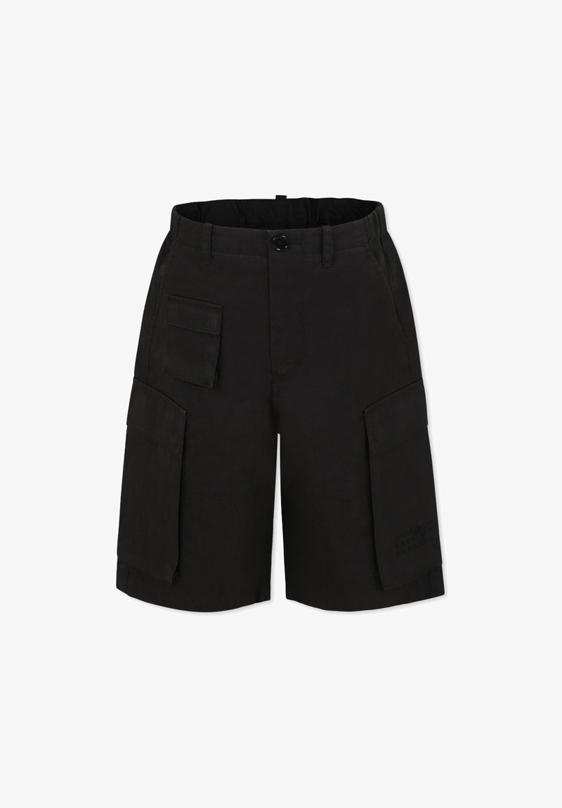 Shorts cargo noirs en tissu durable, dotés de plusieurs poches latérales, d'une fermeture à bouton et d'un design à jambe droite.