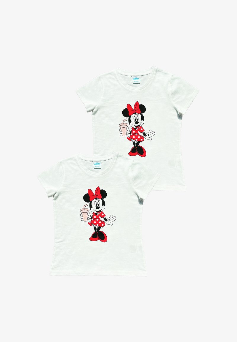 Camisetas de algodón blancas con un ratón de dibujos animados vestido con un vestido de lunares rojos, sosteniendo una bebida. Textura suave, escote redondo, mangas cortas.