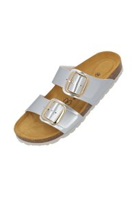 Sandal in argento a due cinturini con fibbie regolabili in tonalità oro, soletta imbottita marrone e suola bianca testurizzata. Taglia 38.