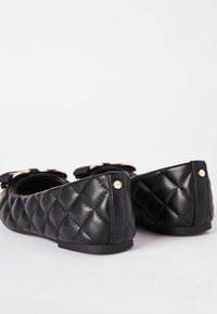 Lipsy QUILTED BOW  SCHOOL REGULAR FIT - Ballerine - black