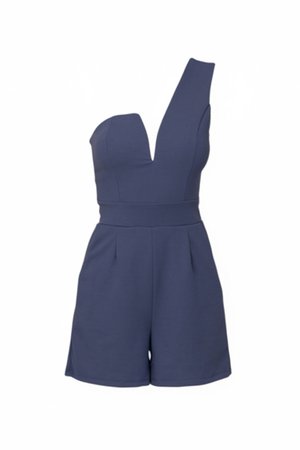 Mono corto sin mangas azul marino con escote en V pronunciado, cintura ajustada y pantalones cortos entallados, con una tira ancha en el hombro y un corte lateral profundo.