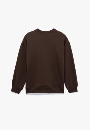 Brauner Baumwoll-Sweatshirt, Rundhalsausschnitt, lange Ärmel, gerippte Bündchen und Saum. Glatte Textur, einfaches Design, keine sichtbaren Grafiken oder Muster.