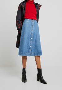 More & More Pullover - red