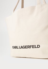 KARL LAGERFELD HEARTS REVERSIBLE  - Pirkinių krepšys - natural