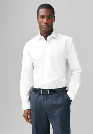 REGULAR FIT  EASY CARE SINGLE CUFF  - Alkalmi ing - white