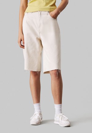 BERMUDA - Shorts vaqueros - denim light