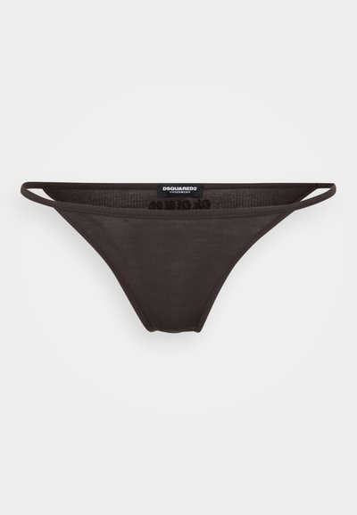 Bikini bottom marrone scuro con un design minimale, spalline laterali sottili e un tessuto texturizzato. L'etichetta mostra "DSQUARED2 UNDERWEAR."