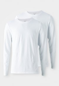 Tricouri albe cu mânecă lungă, fabricate dintr-o țesătură din bumbac. Prezintă un guler rotund, textură netedă și tăietură standard. Pachet de două.