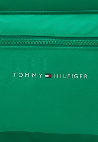 Tommy Hilfiger ESSENTIAL UNISEX - Ryggsäck - olympic green