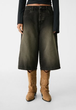Stradivarius BERMUDA  - Denimshorts - dark grey