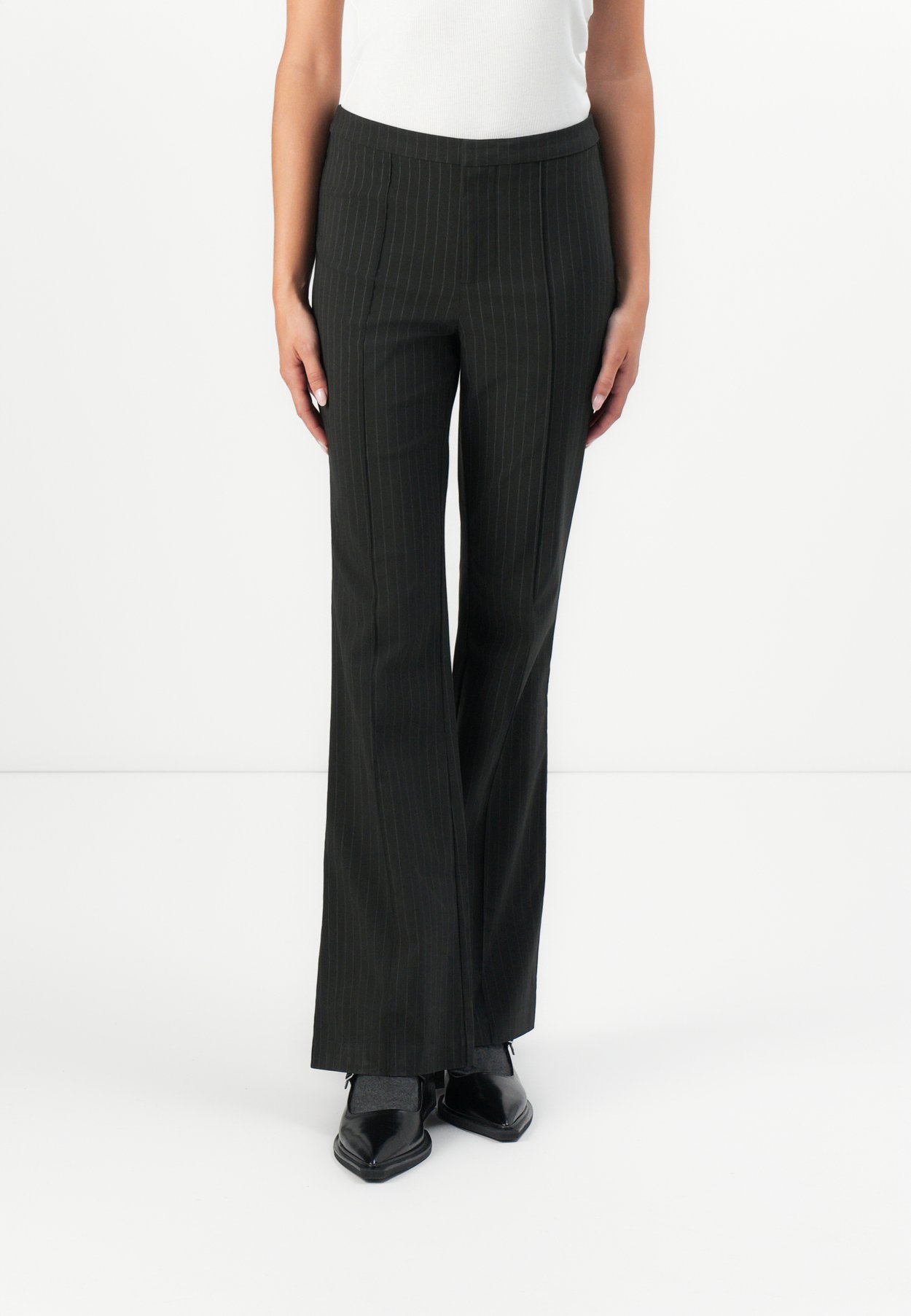 ONLPIXIE FLARED PINSTRIPE PANT