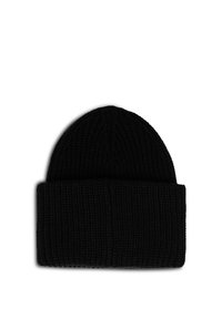 Bonnet en tricot noir avec une texture côtelée et un revers replié. Le tissu est doux, avec un tissage dense pour la chaleur.