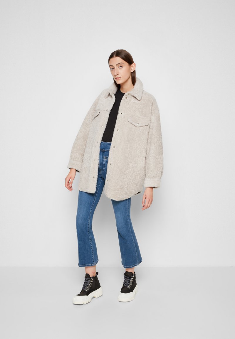 Damen Bekleidung | Frame Denim LE HARDY CROP FLARE Flared Jeans seaside/blue denim - HA26280 Damen Bekleidung | Frame Denim LE HARDY CROP FLARE Flared Jeans seaside/blue denim - HA26280