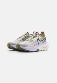 Nike Performance ZOOMX ZEGAMA 2 - Terepfutó cipők - light iron ore/anthracite/vapor green/lilac bloom/medium olive