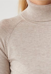TATUUM Sweter