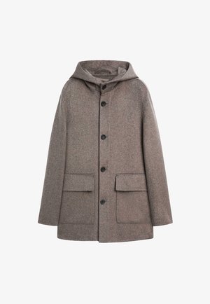 Brązowy płaszcz z mieszanki wełny z kapturem, o prostym kroju, z sześcioma guzikami i dwoma przednimi kieszeniami. Materiał jest miękki i lekko teksturowany.