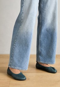 Non selezionato, dark green