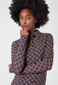 4funkyflavours TROUBLES WHAT YOURE IN - WITH GRAPHIC PRINT - Overhemdblouse - dark blue