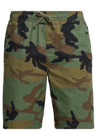 Shorts de bain camouflage aux nuances de vert, marron et noir, dotés d'une ceinture élastique avec cordon de serrage et d'un design décontracté.