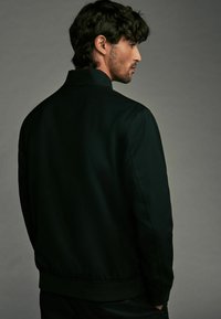 Next REGULAR FIT  - Bombera - black