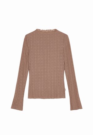 Langærmet, lysebrun, ribstrikket top med subtilt teksturmønster og let rynket rund halsudskæring, lagt fladt på hvid baggrund.