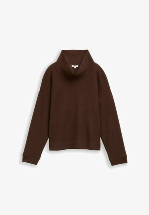 Pulover tricotat maro cu guler înalt și pliat, umeri căzuți și manșete cu țesătură rib. Materialul are o textură moale și o siluetă scurtă.