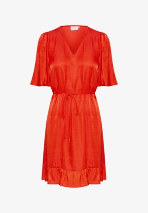 Rood kortzichtig jurkje met een V-hals, tailleband en geplooide Zoom. Gemaakt van een soepele stof met een lichte textuur, ontworpen voor comfort.