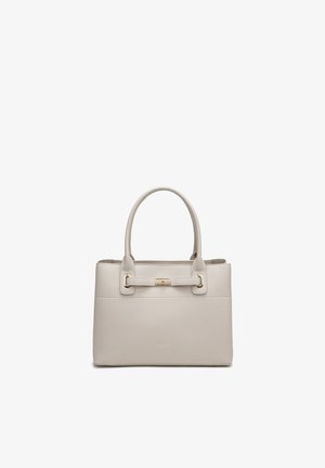 Beige strukturierte Lederhandtasche mit doppelten Griffen, goldfarbener Verschlussdetail und dezentem Markenlogo vorne in der Mitte.