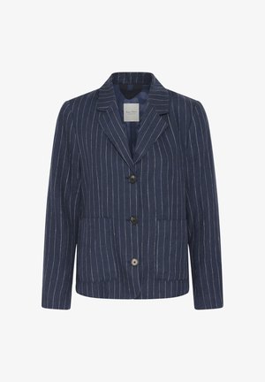 Tengerészkék zakó fehér vékony csíkokkal, három fekete gombbal, két elülső foltzsebbel és bevágott hajtókával.