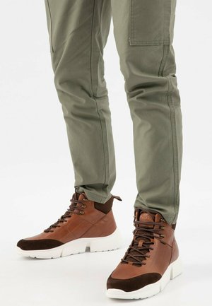 Schnürstiefelette - brown
