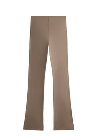 Rjave, rebraste hlače širokih nogavic z gladko teksturo in prilegajočim pasom. Brezšivna zasnova brez vidnih kovinskih elementov ali okrasnih detajlov.